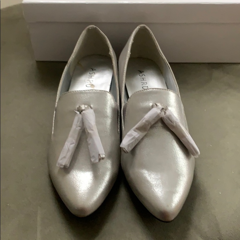 NEW IN BOX —- ASHRO NEW and unworn silver tassel shoes